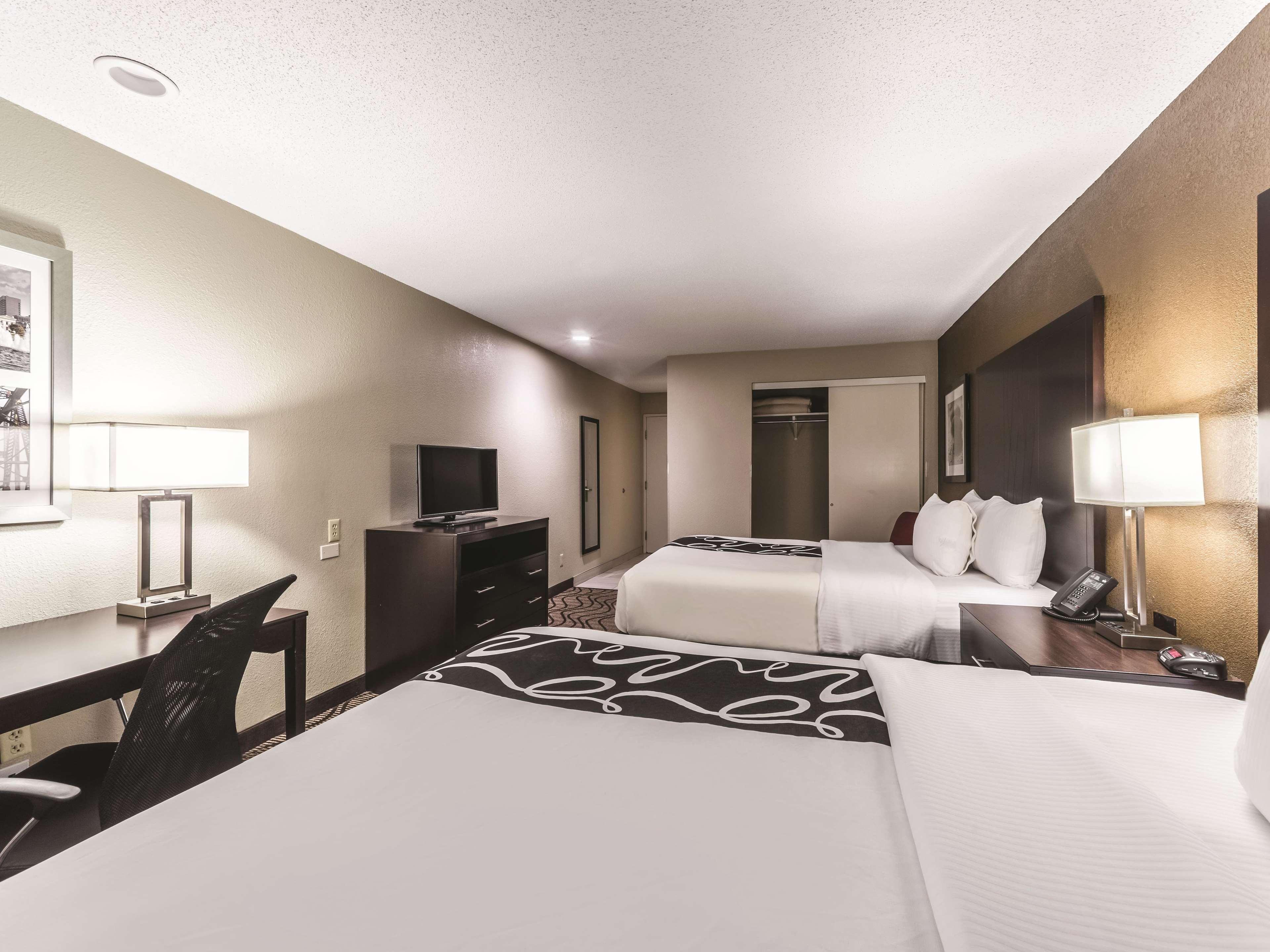 La Quinta By Wyndham Collinsville - St. Louis Exterior photo