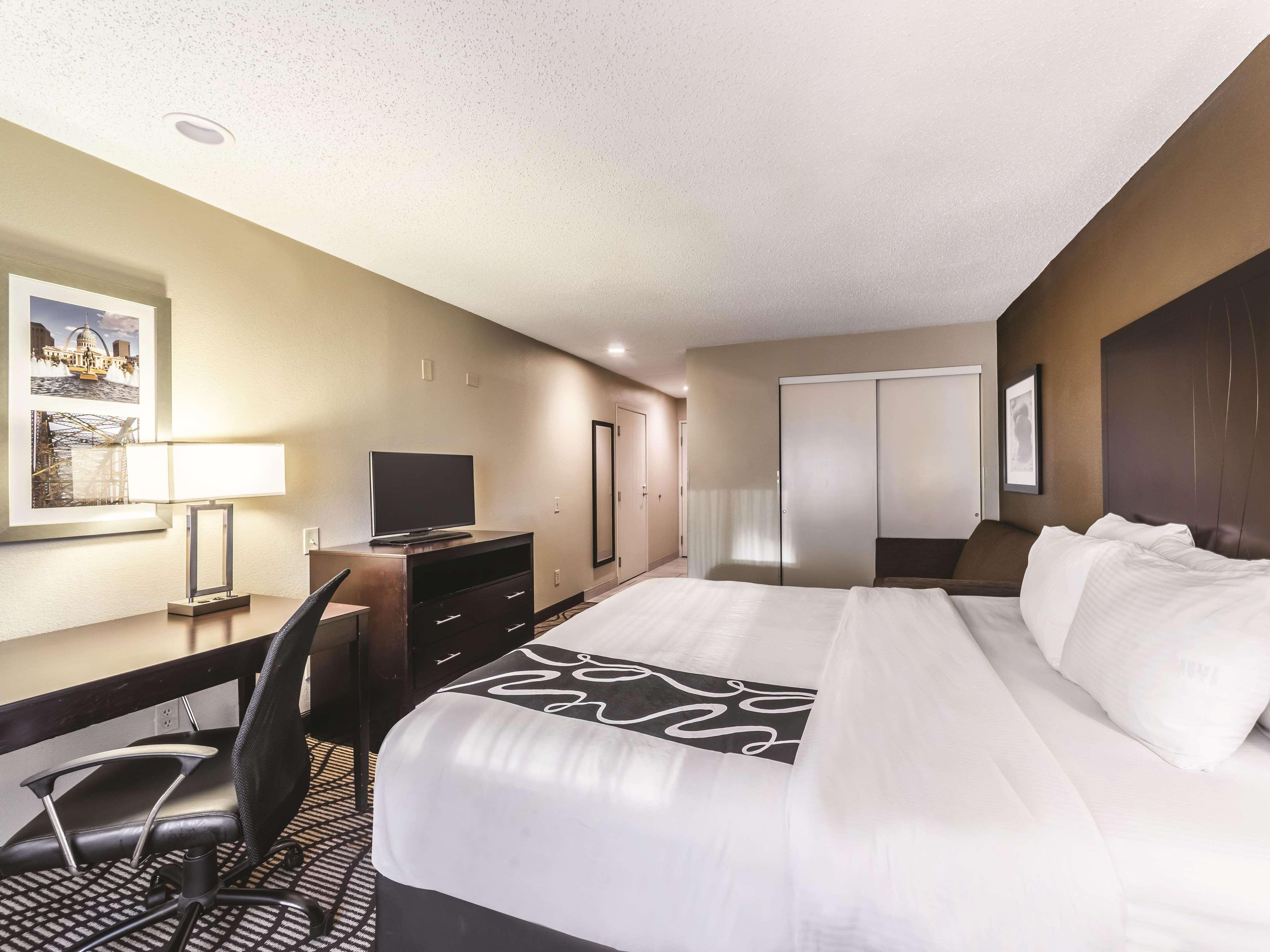 La Quinta By Wyndham Collinsville - St. Louis Exterior photo