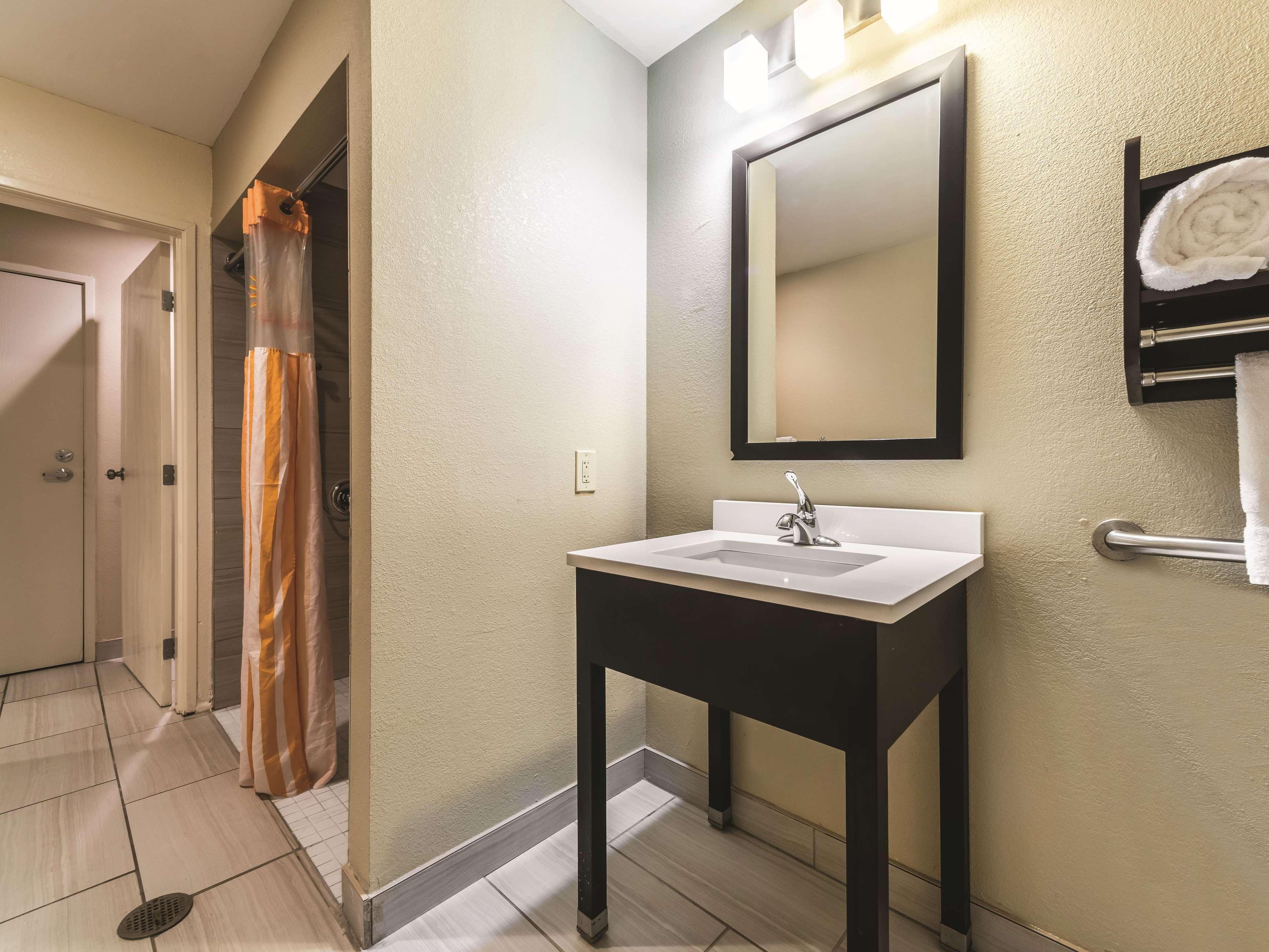 La Quinta By Wyndham Collinsville - St. Louis Exterior photo