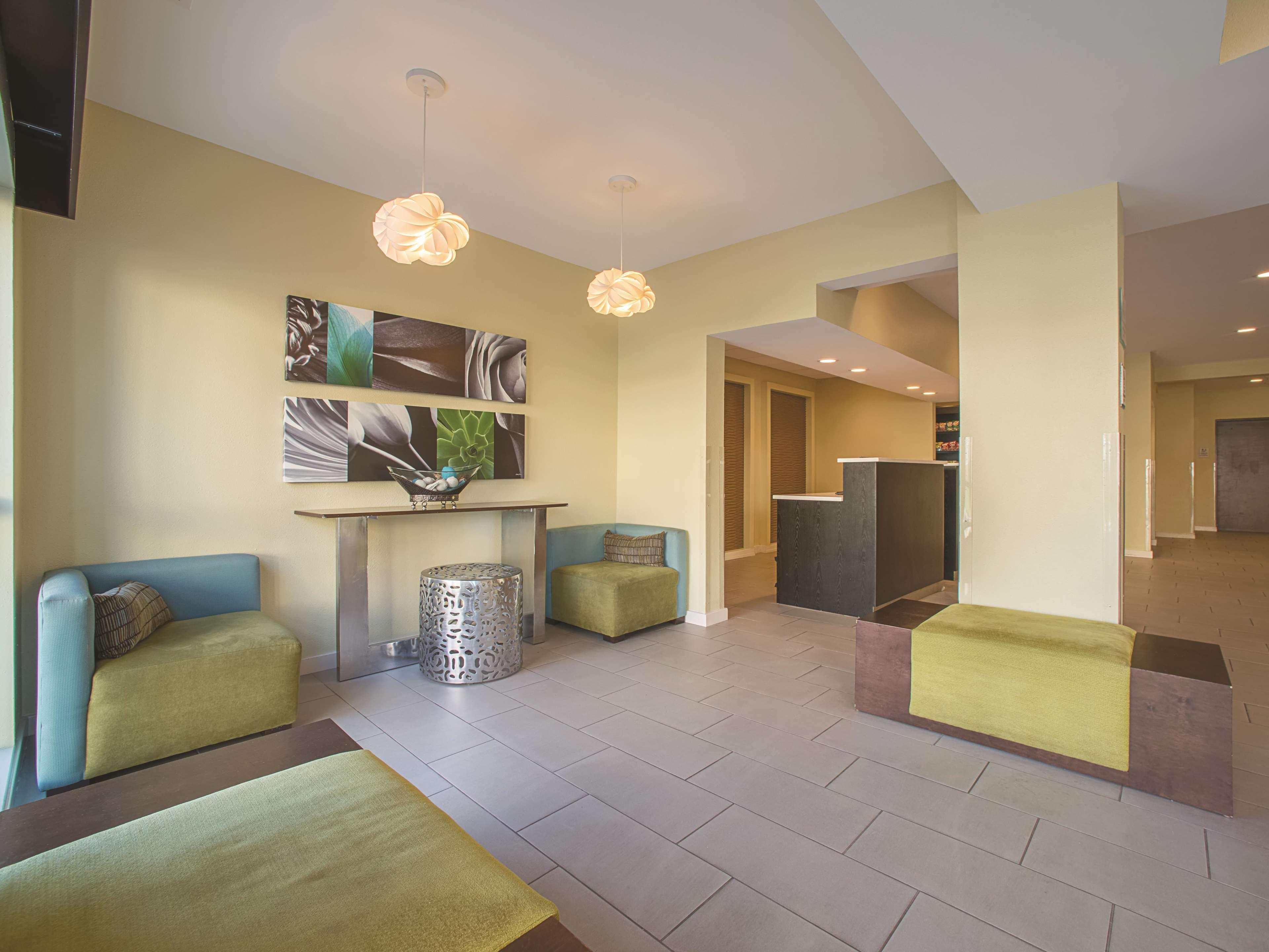 La Quinta By Wyndham Collinsville - St. Louis Exterior photo