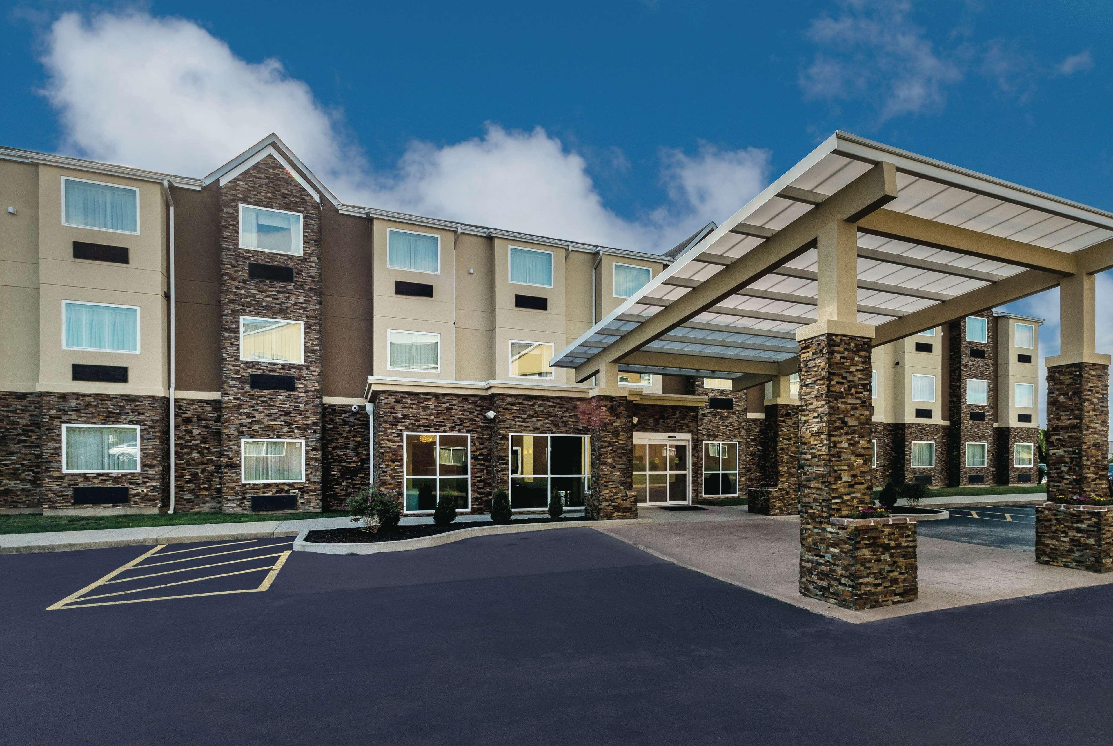 La Quinta By Wyndham Collinsville - St. Louis Exterior photo