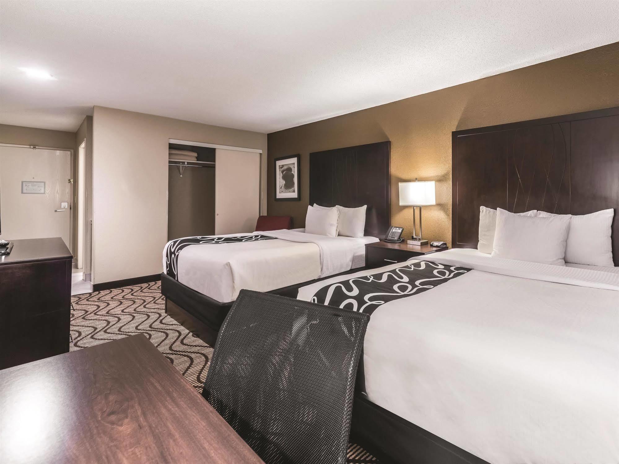 La Quinta By Wyndham Collinsville - St. Louis Exterior photo
