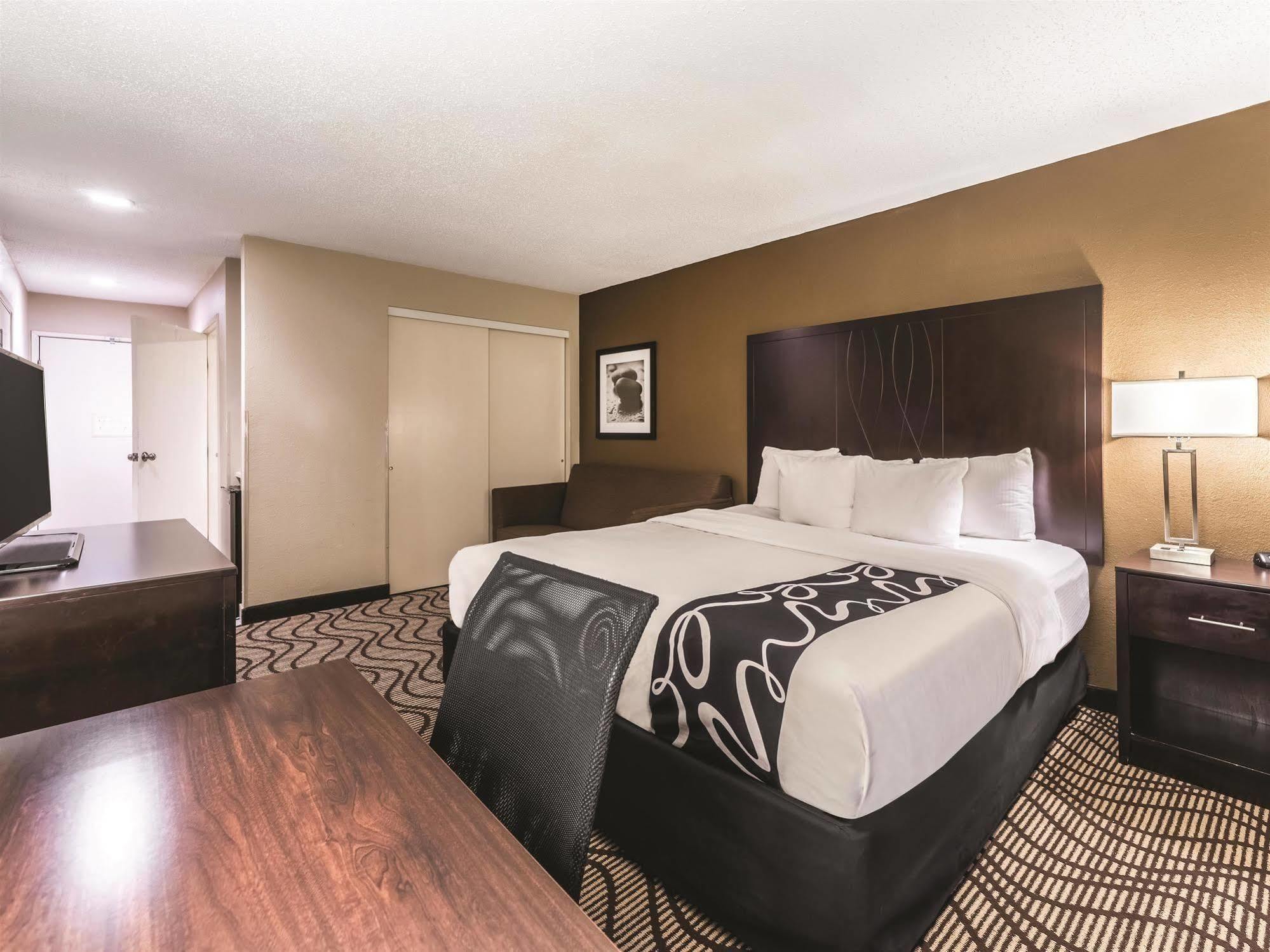 La Quinta By Wyndham Collinsville - St. Louis Exterior photo